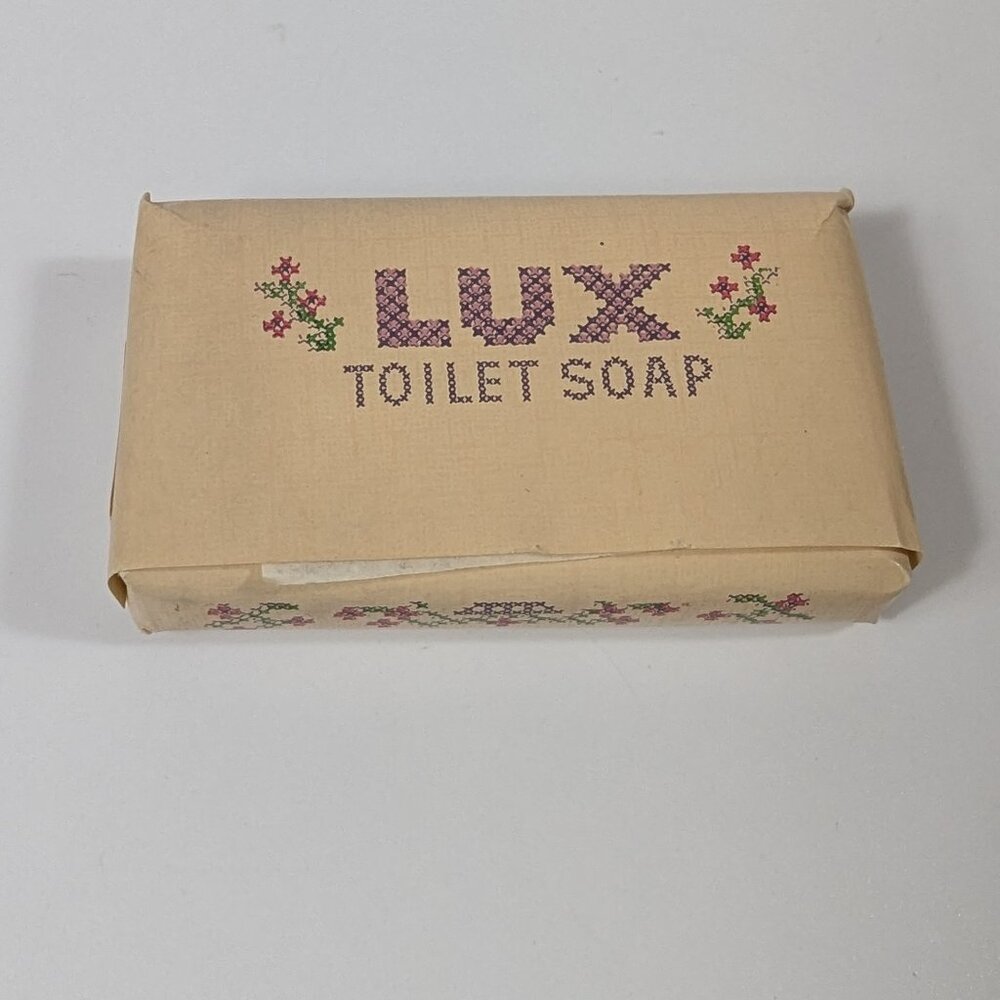 Vintage Lux Toilet Soap Bar Screen Stars Own Beauty Soap